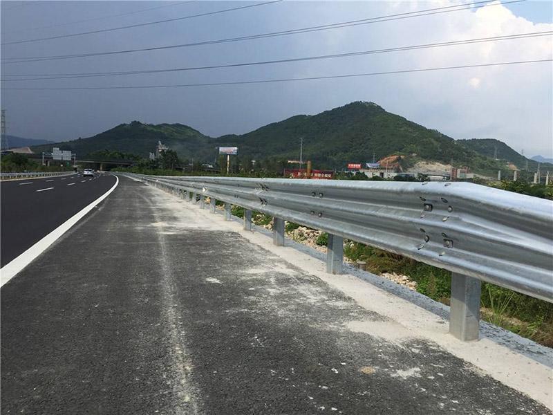 杭州鍍鋅護(hù)欄板